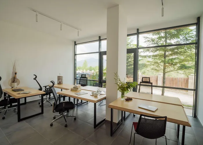 Local Hotel, Bw Signature Collection 3*