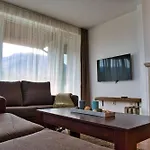 Local Hotel, Bw Signature Collection 班斯科