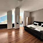 Local Hotel, Bw Signature Collection 公寓式酒店 班斯科