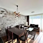Local Hotel, Bw Signature Collection 公寓式酒店 3*