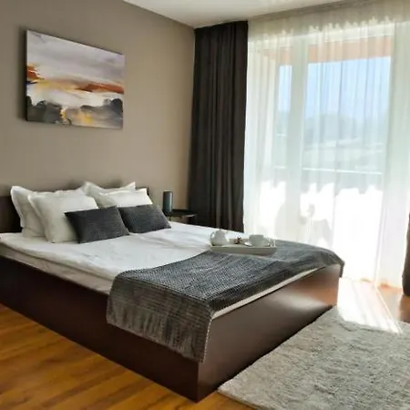 Local Hotel, Bw Signature Collection Бансько