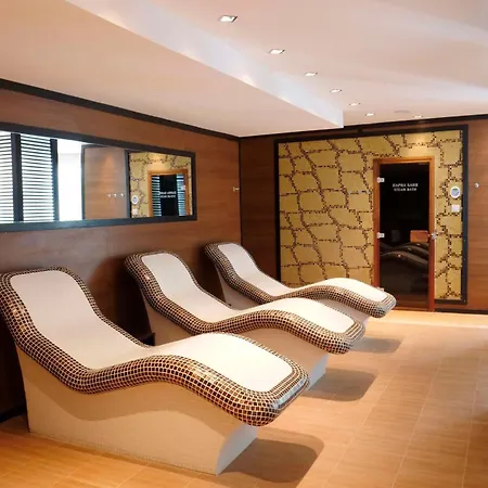 Local Hotel, Bw Signature Collection 3*