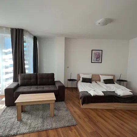 Local Hotel, Bw Signature Collection 3*