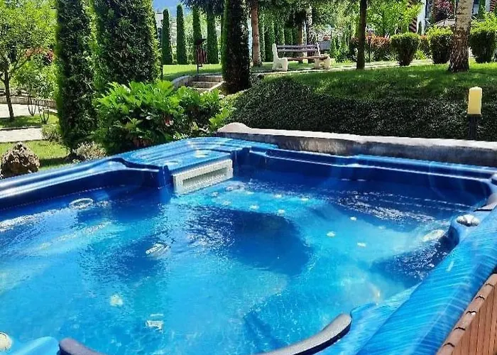 Local Hotel, Bw Signature Collection 3*