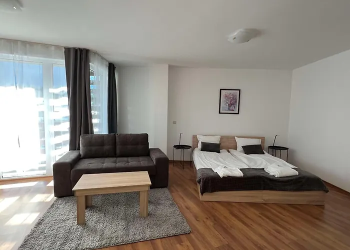 Local Hotel, Bw Signature Collection 3*